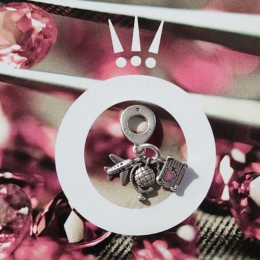 Pandora travel trio charm