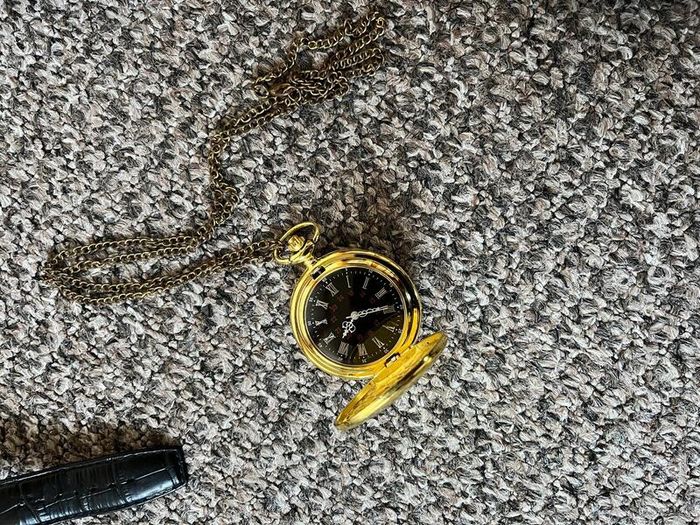 Watch & Chargers Lot (For Parts / Repair)