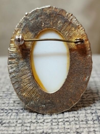 Vintage Fragonard Limoges-Style Cameo Brooch