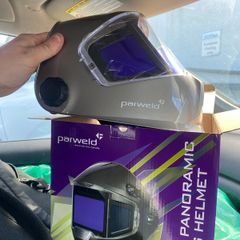 Welding helmet