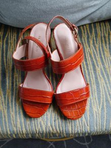 Ladies  Lk bennett  new size 38 uk 5 beautiful sandles classic