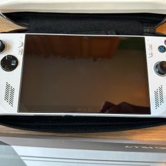 Asus ROG Ally (2023, Ryzen Z1 Extreme) RC71L-NH001W White handheld gaming console