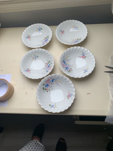 Myott China bowls x 5 & 2 plates
