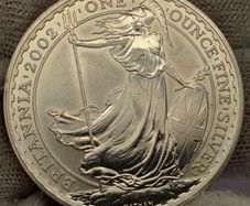 United Kingdom 2002 Silver Britannia 1oz One Ounce Fine Silver 2 Pounds