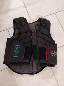 Child medium back protector perfect condition
