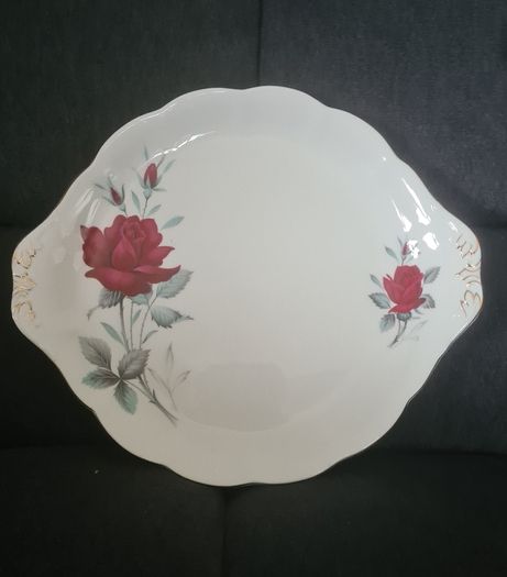 Serving plate Royal Albert Sweet Romance Handled Cake Plate