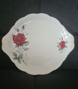 Serving plate Royal Albert Sweet Romance Handled Cake Plate