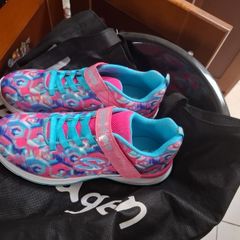 skechers