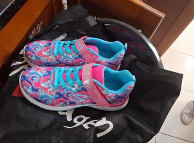 skechers