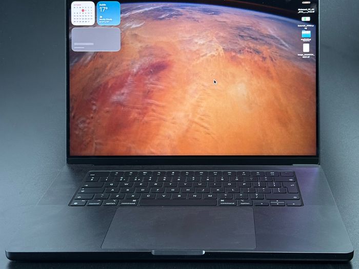 MacBook Pro M4 48GB 512GB SSD 16 inch 3 Months Warranty - new condition