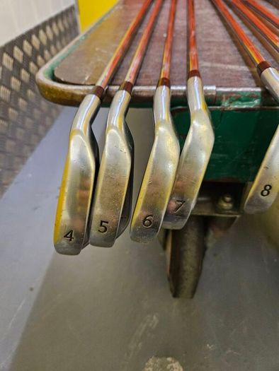 vega irons 4-pw + 2 wedges