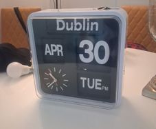 Clock (Needs repair)