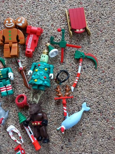Christmas Roblox figures
