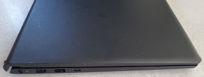 Dell Vostro 3525, AMD Ryzen 5 5625u 16GB 512GB