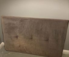 5ft King Size Plush Velvet Headboard in Excellent Condition