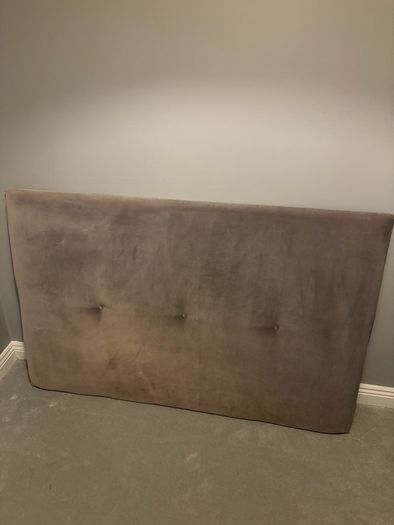 5ft King Size Plush Velvet Headboard in Excellent Condition