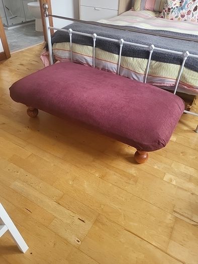 Ottoman/Foot Stool/Bed-end bench