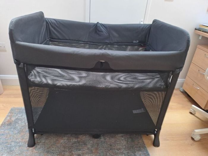 Travel cot