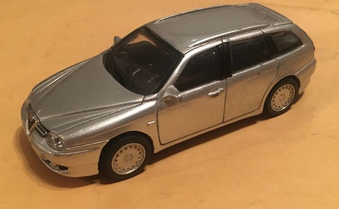 NewRay 1/43 scale Alfa Romeo 156 wagon