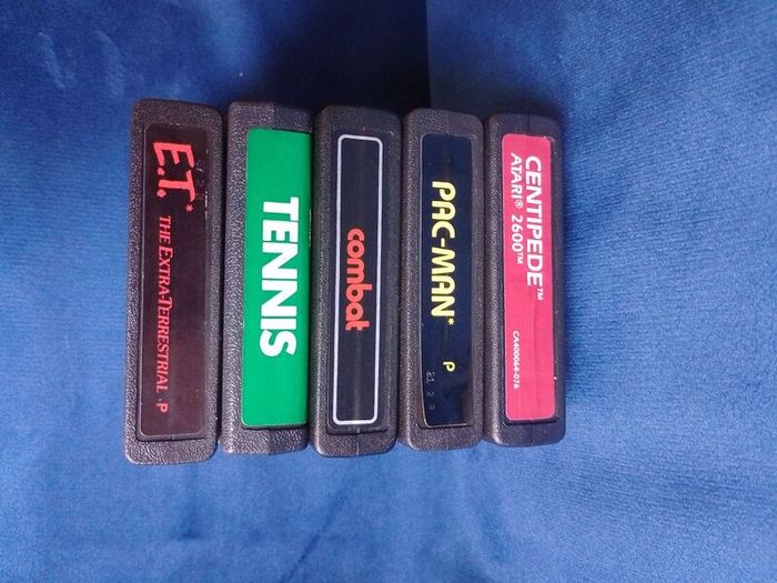Atari 2600 'woody' console set with ganes