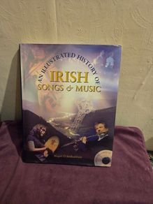 An Illustrated History of Irish Songs and Music by Megan O Suilleabhain - Compete with CD