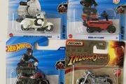 Vespa 90, Honda Motocompo/ CB750 Cafe - Motor Cycles