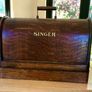 Singer Sewing Machine Image 8