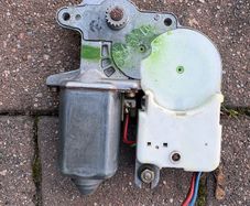 Genuine OEM Volkswagen / Bosch Electric Sliding Sunroof Motor, removed from an early 1990s VW Corrado.