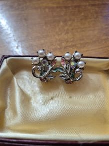 Vintage Pearl and Leaf Earrings