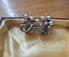 Vintage Pearl and Leaf Earrings