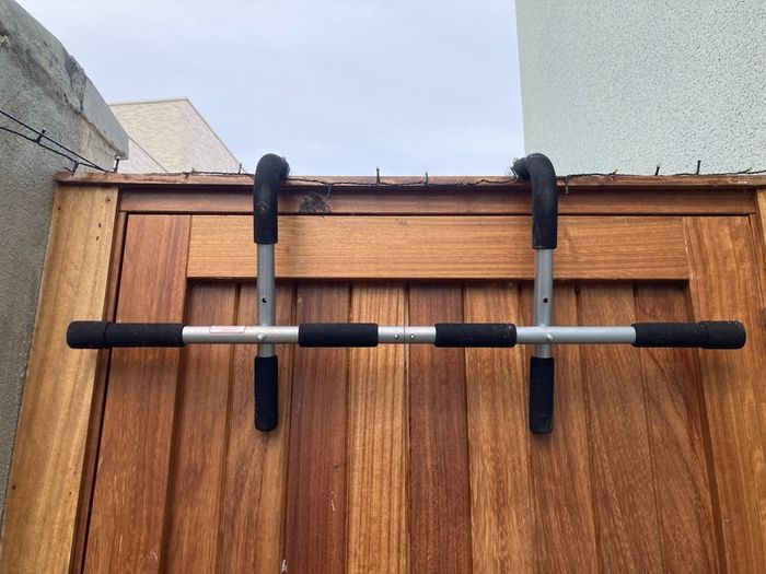 Over Door Pull-up bar