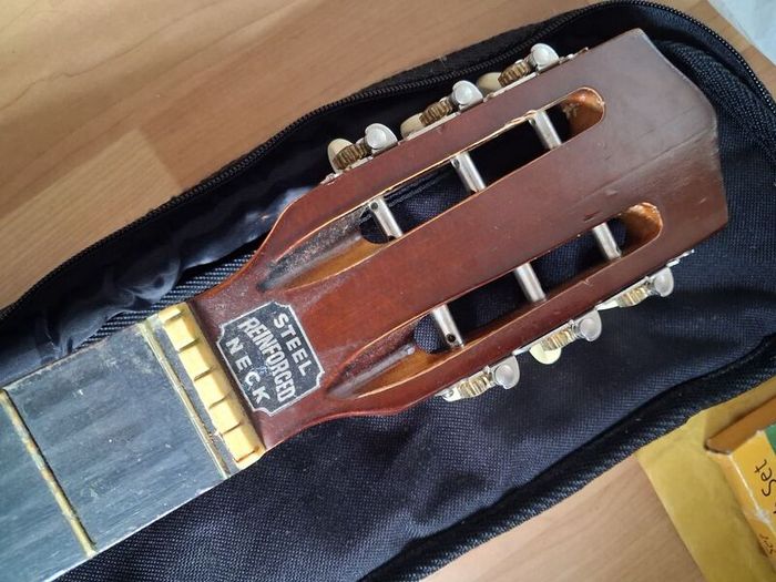 Ibanez model 70