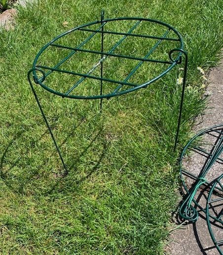 Round plant supports
