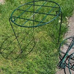 Round plant supports