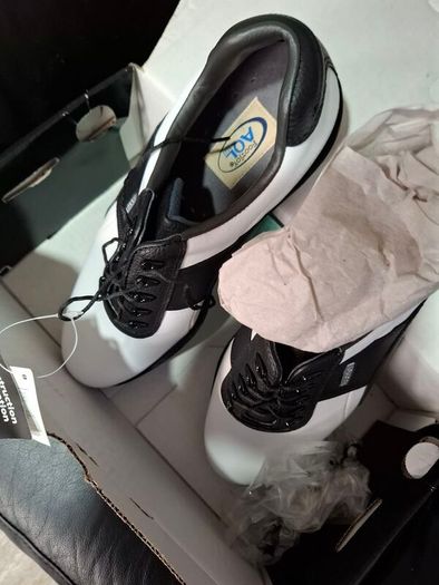 golf shoes