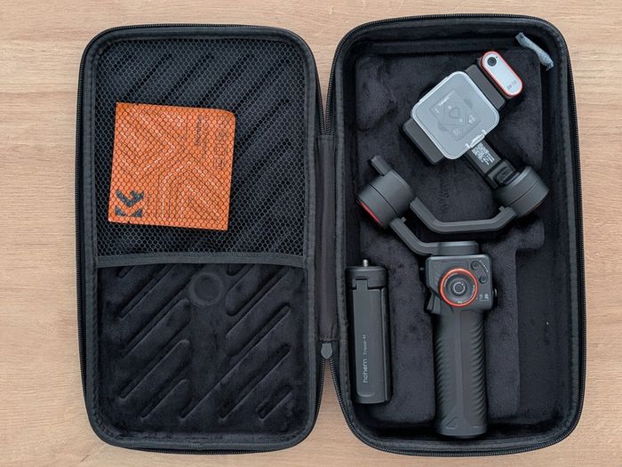 Hohem iSteady M6 Gimbal + AI Tracking Module + Remote + Case (Mint)