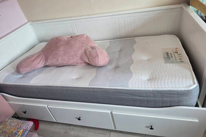 single day bed