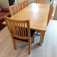 Willis & Gambier Dining Table & 8 Chairs