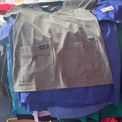 ladies/mens scrubs/medical/cleaner tunics/beauty