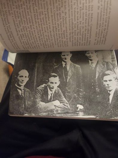 May 25 Burning Of The Custom House 1921. By Liz Gillis. Signed First Edition Paperback In Good Condition.  See Photos For Same.