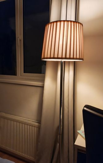 Floor lamp