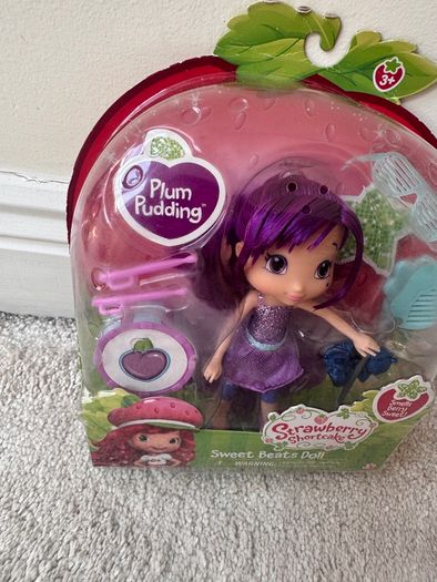 Strawberry Shortcake Sweet Beats Doll Plum Pudding Damaged Box Please see photos