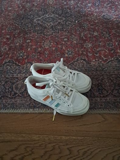 adiddas Size 4 women new