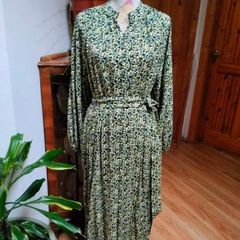 H&M loose fitting dress, new never worn, H&M floral long-sleeve maxi dress. new never worn