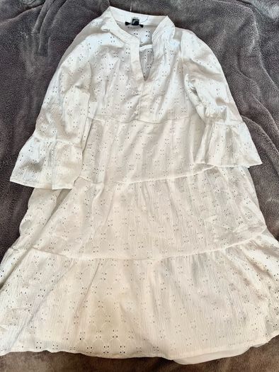 New cute white dress M/L