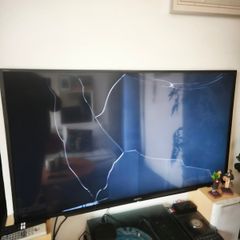 Sony 48" Smart TV with cracked screen (for parts/repair)