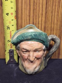 Royal Doulton Medium Character Jug  Auld Mac  Excellent Condition