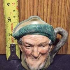 Royal Doulton Medium Character Jug  Auld Mac  Excellent Condition