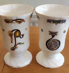 2 Royal Tara Vintage vase