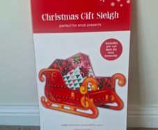 xmas santa sleigh for gifting presents